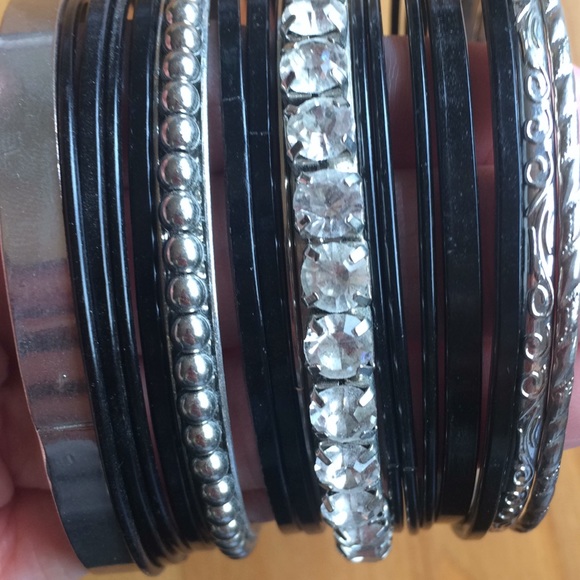 Aldo bangle set - Picture 4 of 4